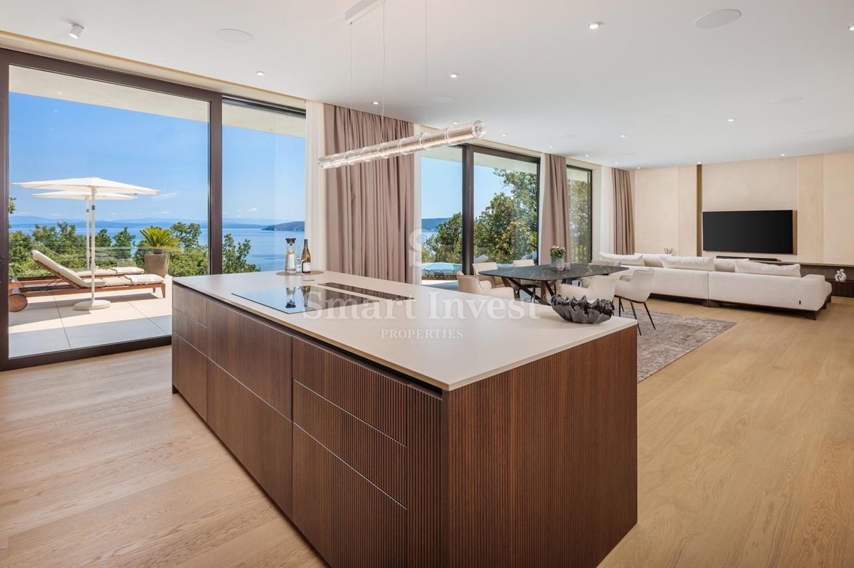 MOŠĆENICE, luksuzna vila z bazenom in panoramskim pogledom na morje