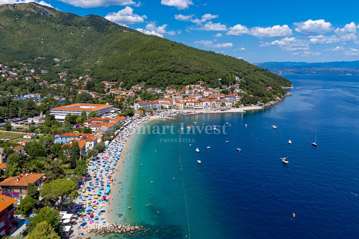MOŠĆENICE, luksuzna vila z bazenom in panoramskim pogledom na morje