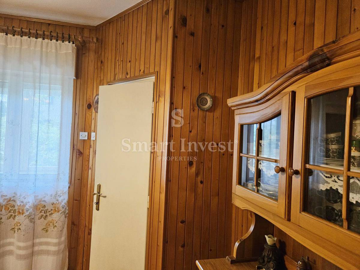 RIJEKA - KRNJEVO, stanovanje 98 m2 za prenovo, v bližini vseh infrastruktur