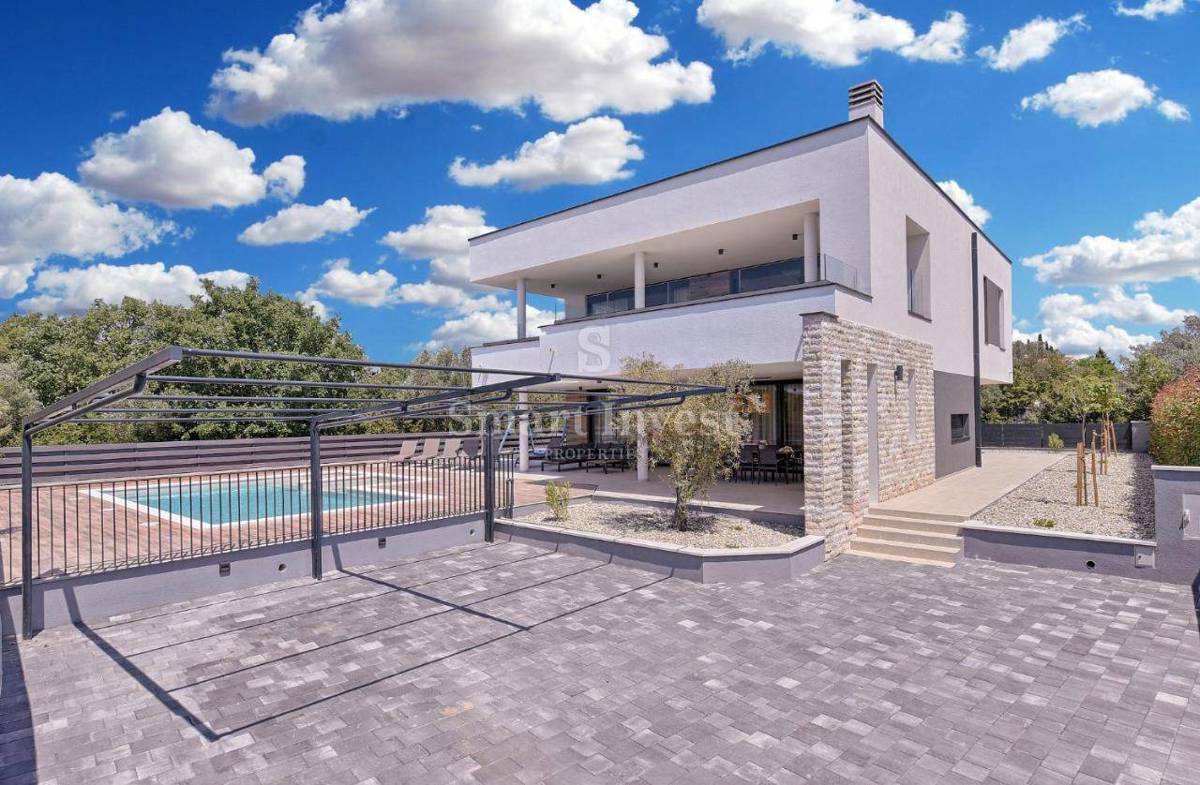 ISTRA - FAŽANA, moderna vila z bazenom blizu morja