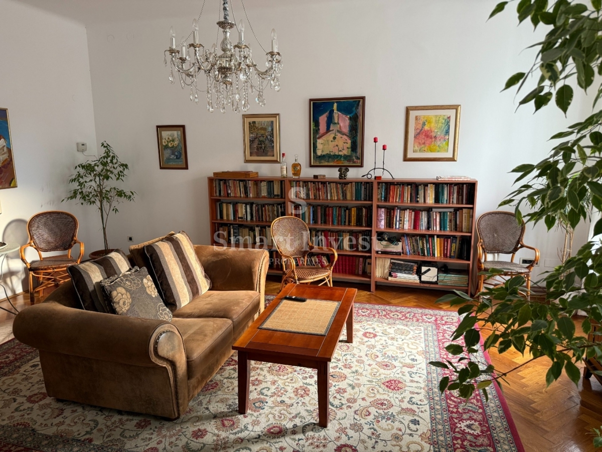 RIJEKA - CENTER, prostorno 3-sobno stanovanje z balkonom, 2 vhoda