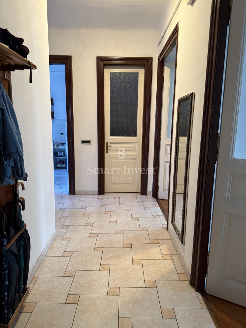 RIJEKA - CENTER, prostorno 3-sobno stanovanje z balkonom, 2 vhoda