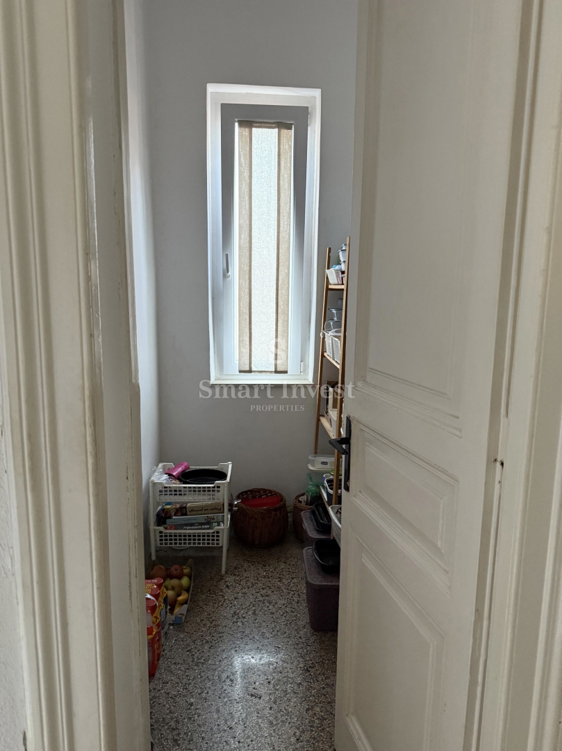 RIJEKA - CENTER, prostorno 3-sobno stanovanje z balkonom, 2 vhoda