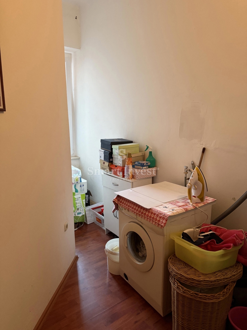 RIJEKA - CENTER, prostorno 3-sobno stanovanje z balkonom, 2 vhoda