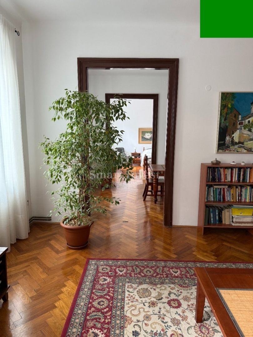 RIJEKA - CENTER, prostorno 3-sobno stanovanje z balkonom, 2 vhoda