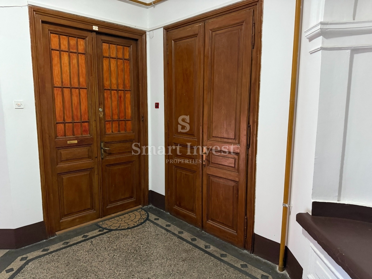 RIJEKA - CENTER, prostorno 3-sobno stanovanje z balkonom, 2 vhoda