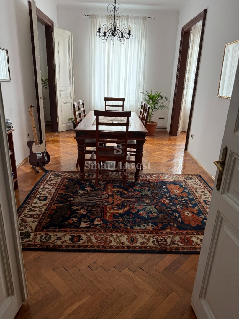 RIJEKA - CENTER, prostorno 3-sobno stanovanje z balkonom, 2 vhoda