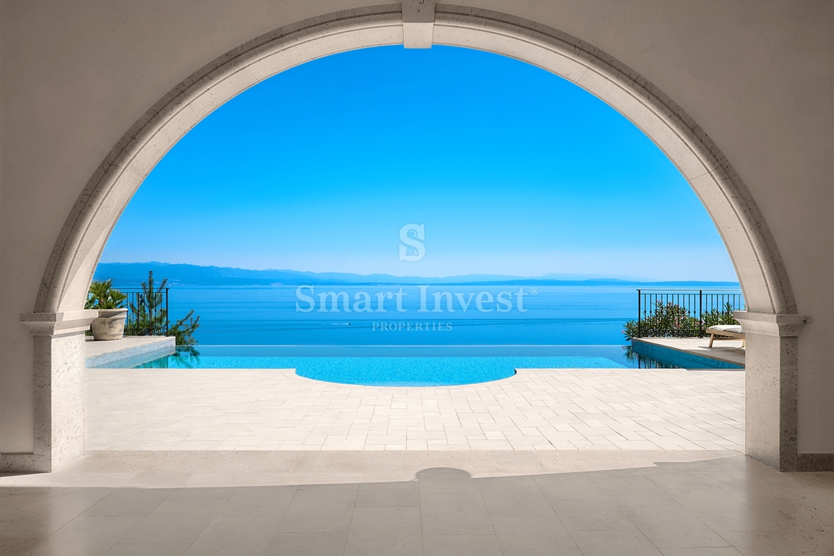 IČIĆI, ekskluzivna vila z bazenom in panoramskim pogledom na morje