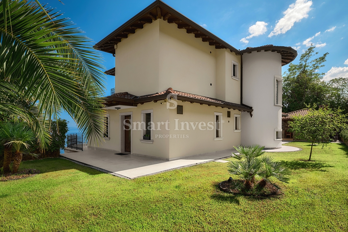 IČIĆI, ekskluzivna vila z bazenom in panoramskim pogledom na morje