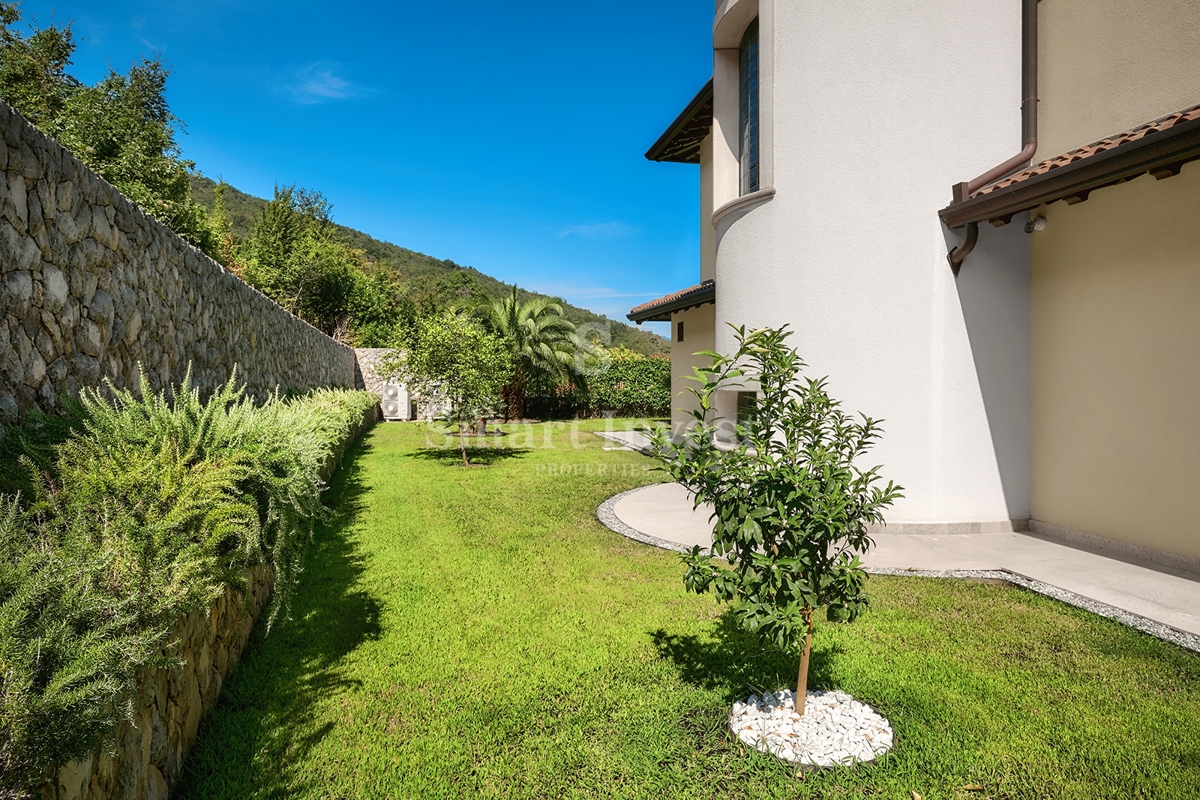 IČIĆI, ekskluzivna vila z bazenom in panoramskim pogledom na morje