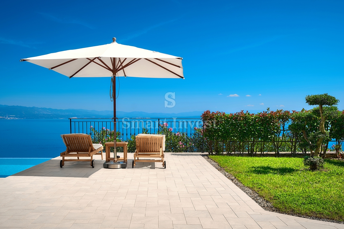 IČIĆI, ekskluzivna vila z bazenom in panoramskim pogledom na morje