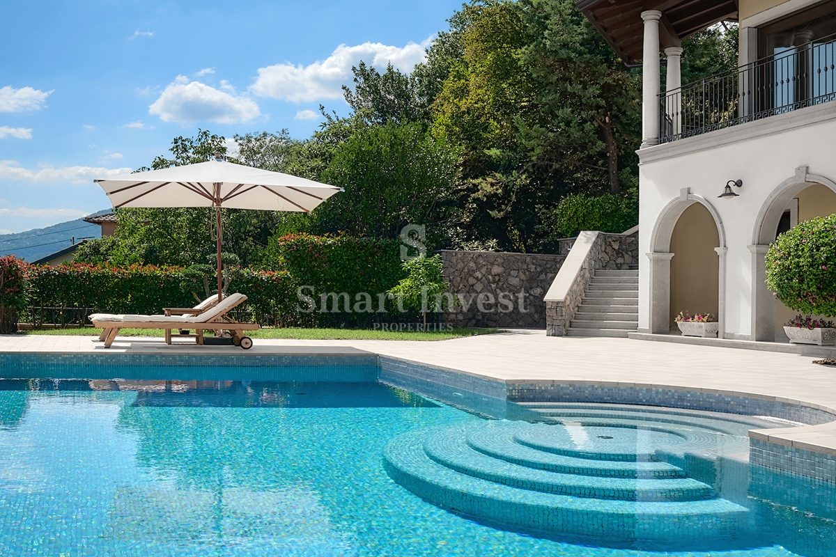 OPATIJSKA RIVIERA, ekskluzivna vila z bazenom in panoramskim pogledom na morje