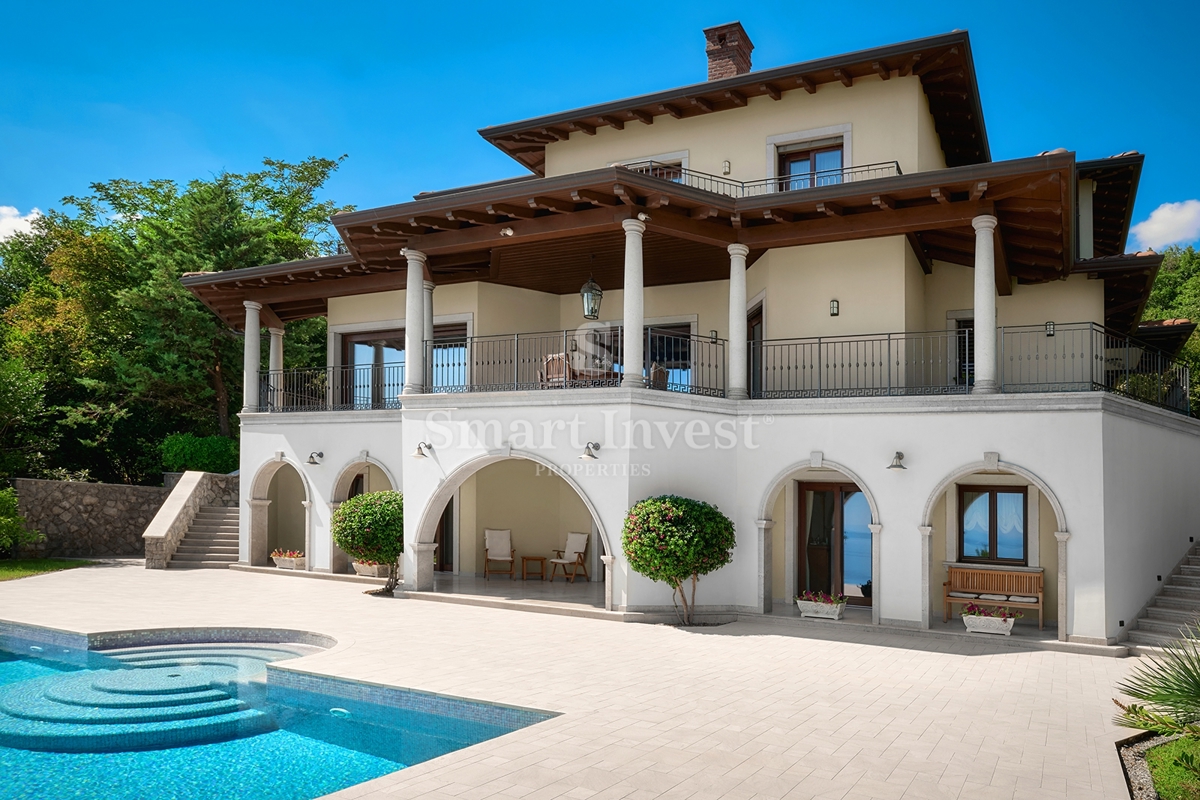 IČIĆI, ekskluzivna vila z bazenom in panoramskim pogledom na morje