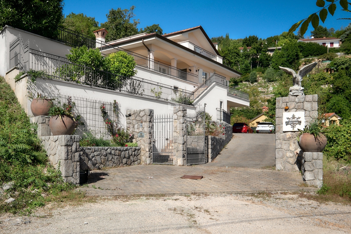 IČIĆI, čudovita hiša na odlični lokaciji, IZKLJUČNO V NAŠI AGENCIJI!