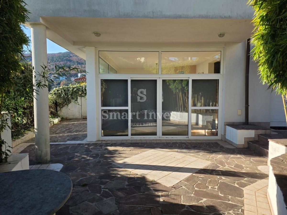 OPATIJA, 4-sobno stanovanje s parkirnim mestom v bližini centra