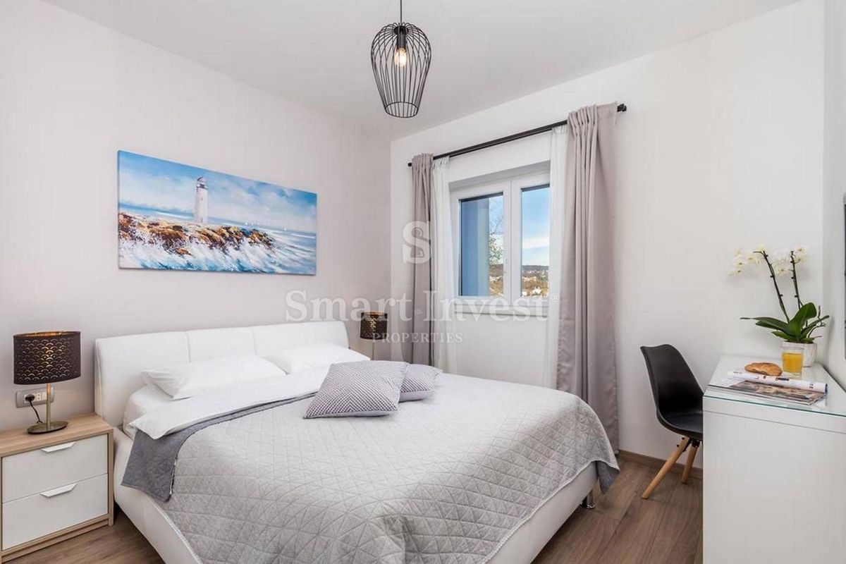 OPATIJA - POBRI, Lepa hiša 200 m2 z bazenom, prodamo
