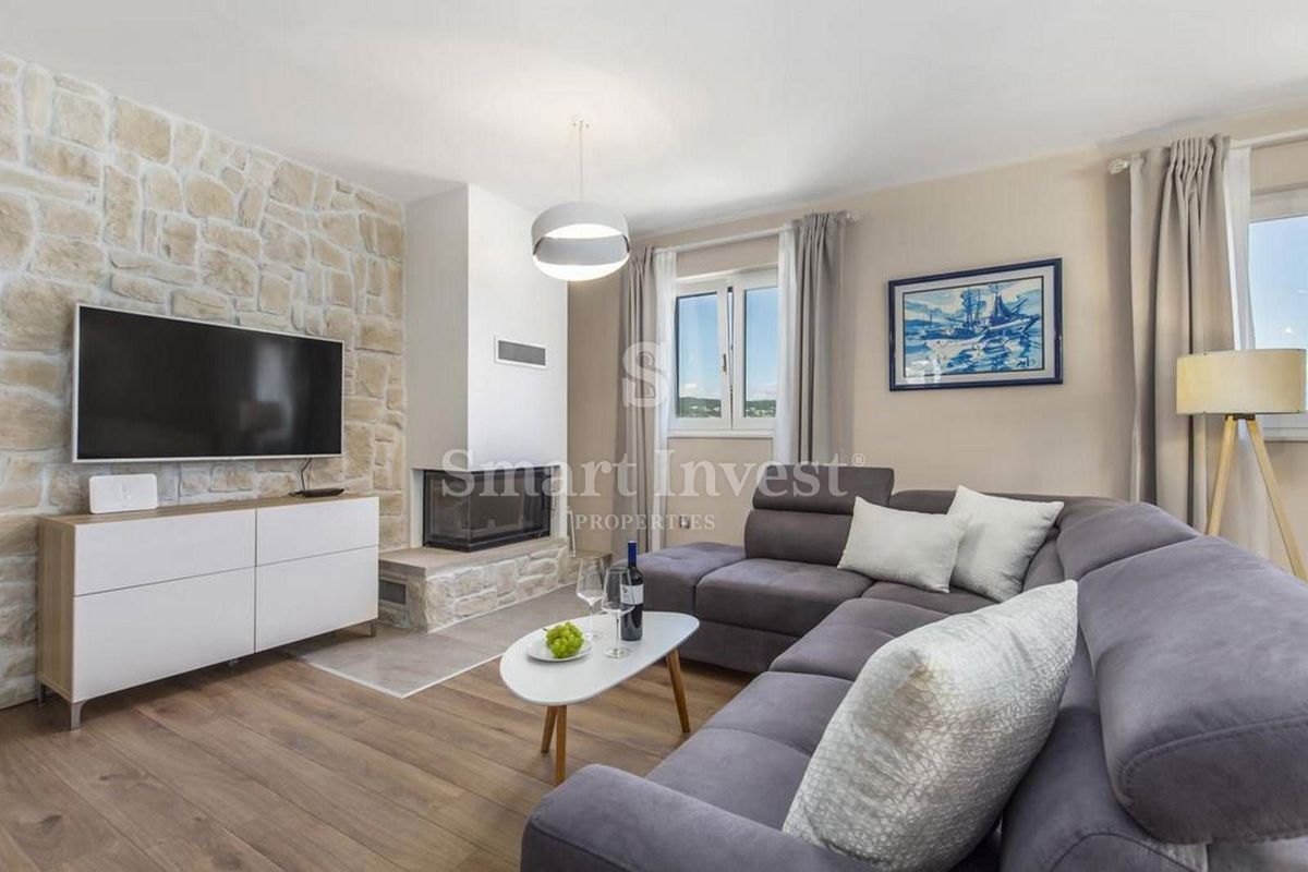 OPATIJA - POBRI, Lepa hiša 200 m2 z bazenom, prodamo