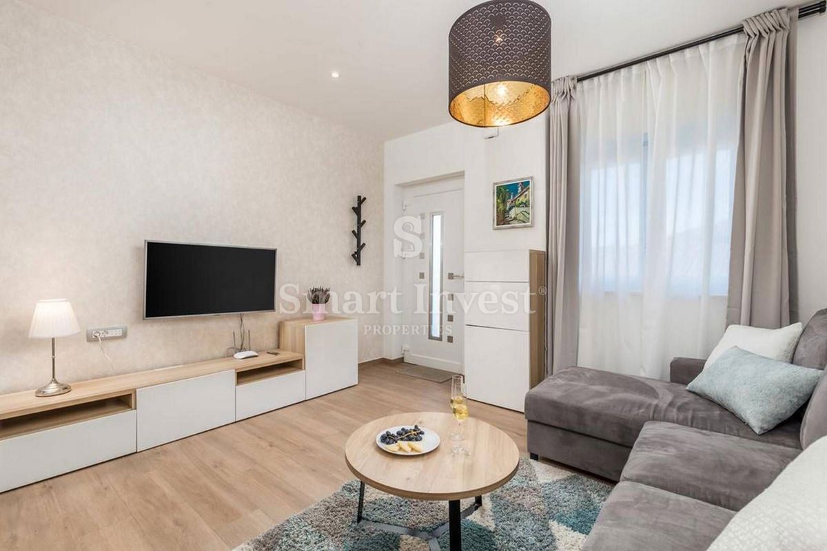 OPATIJA - POBRI, Lepa hiša 200 m2 z bazenom, prodamo
