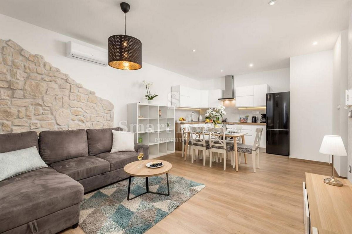 OPATIJA - POBRI, Lepa hiša 200 m2 z bazenom, prodamo