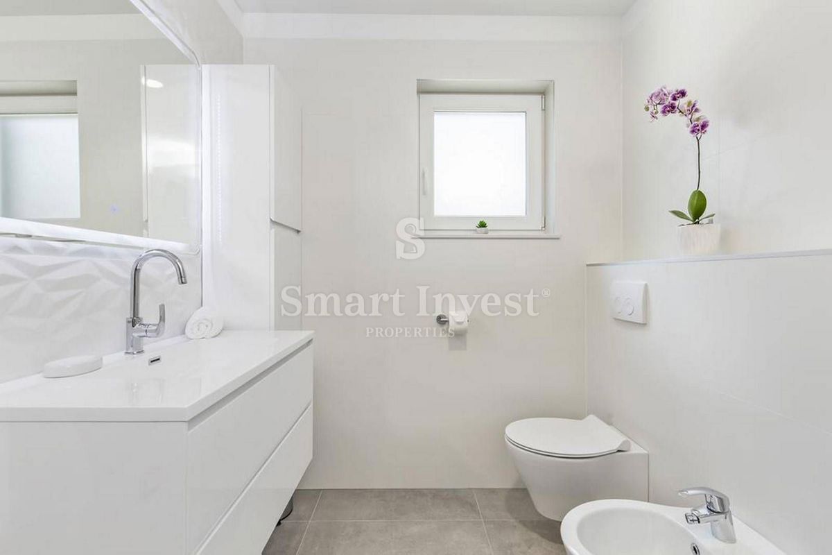 OPATIJA - POBRI, Lepa hiša 200 m2 z bazenom, prodamo