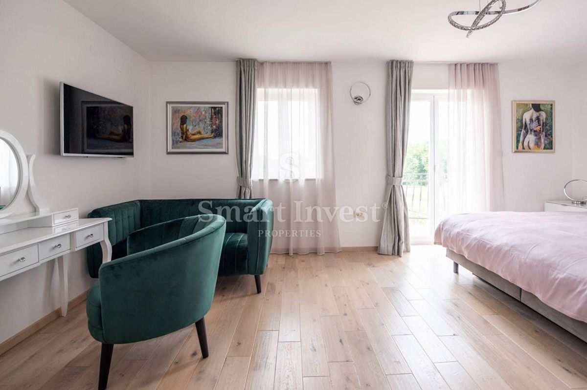 OPATIJA - MATULJI, Samostojna hiša z bazenom in garažo na mirnem mestu, prodamo