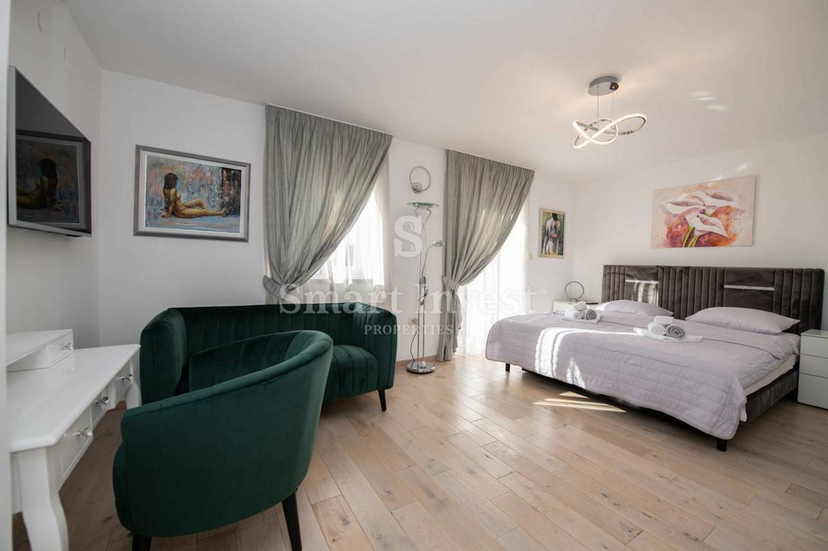 OPATIJA - MATULJI, Samostojna hiša z bazenom in garažo na mirnem mestu, prodamo