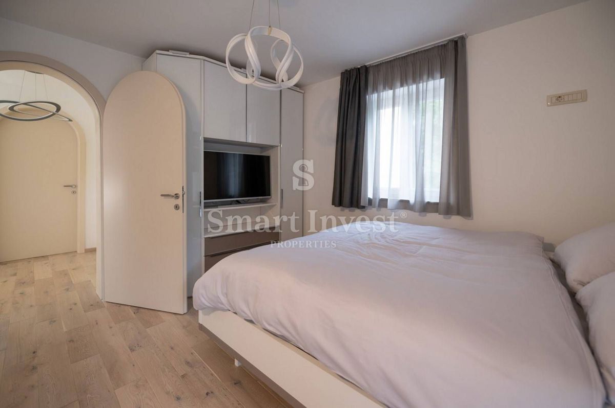 OPATIJA - MATULJI, Samostojna hiša z bazenom in garažo na mirnem mestu, prodamo