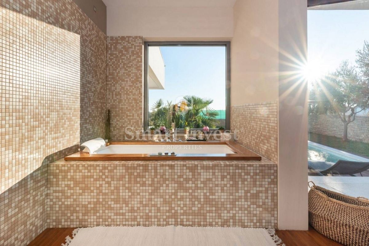 ISTRIA - VODNJAN, Modern 4-bedroom villa opposite Brijuni islands