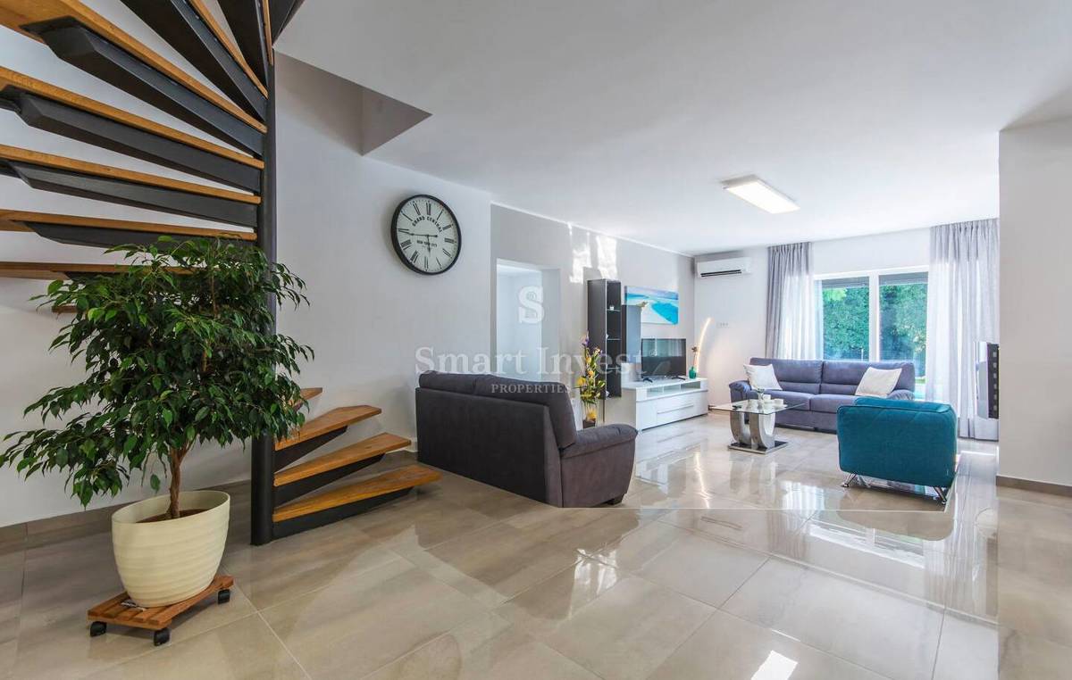 ISTRIA - POREČ, MODERN VILLA with swimming pool, 300m TO THE SEA