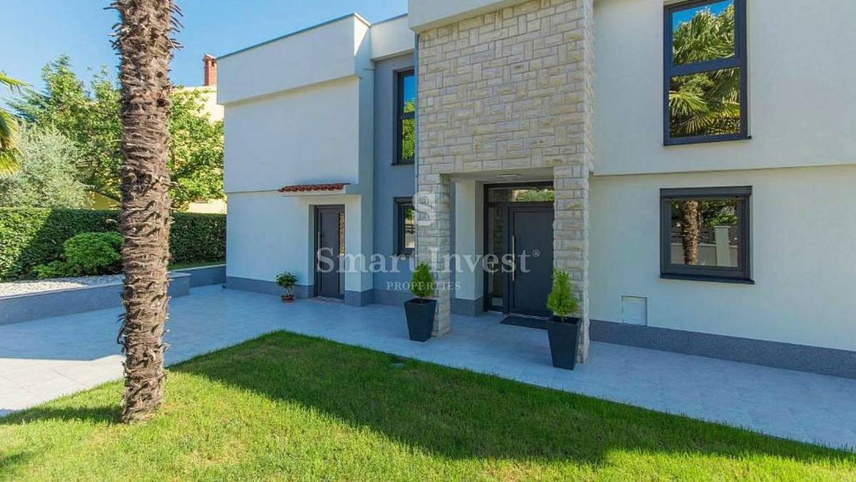 ISTRIA - POREČ, MODERN VILLA with swimming pool, 300m TO THE SEA