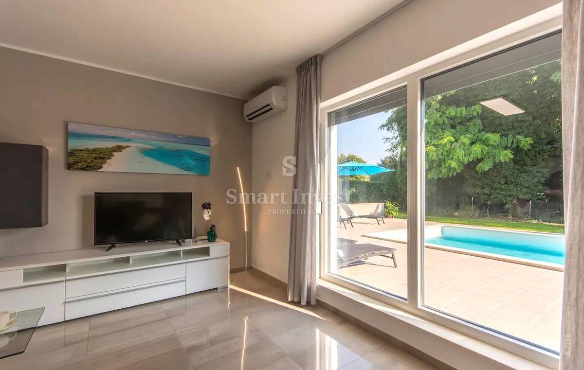 ISTRIA - POREČ, MODERN VILLA with swimming pool, 300m TO THE SEA