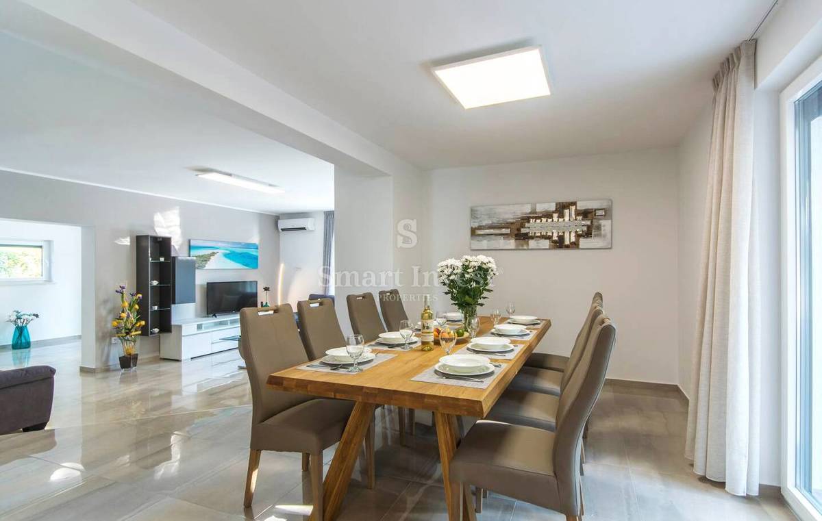 ISTRIA - POREČ, MODERN VILLA with swimming pool, 300m TO THE SEA
