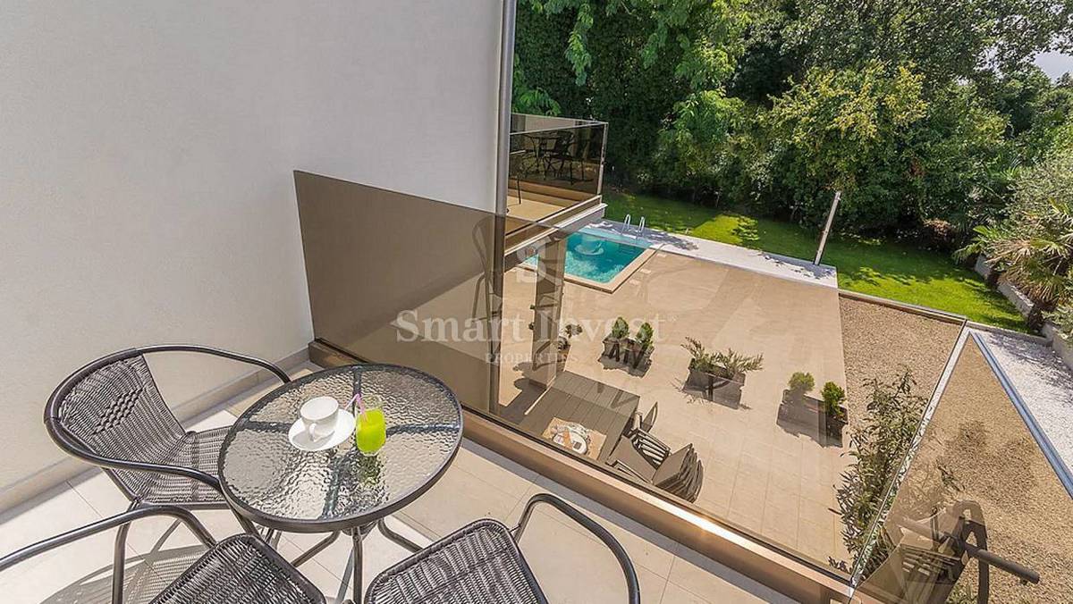ISTRIA - POREČ, MODERN VILLA with swimming pool, 300m TO THE SEA
