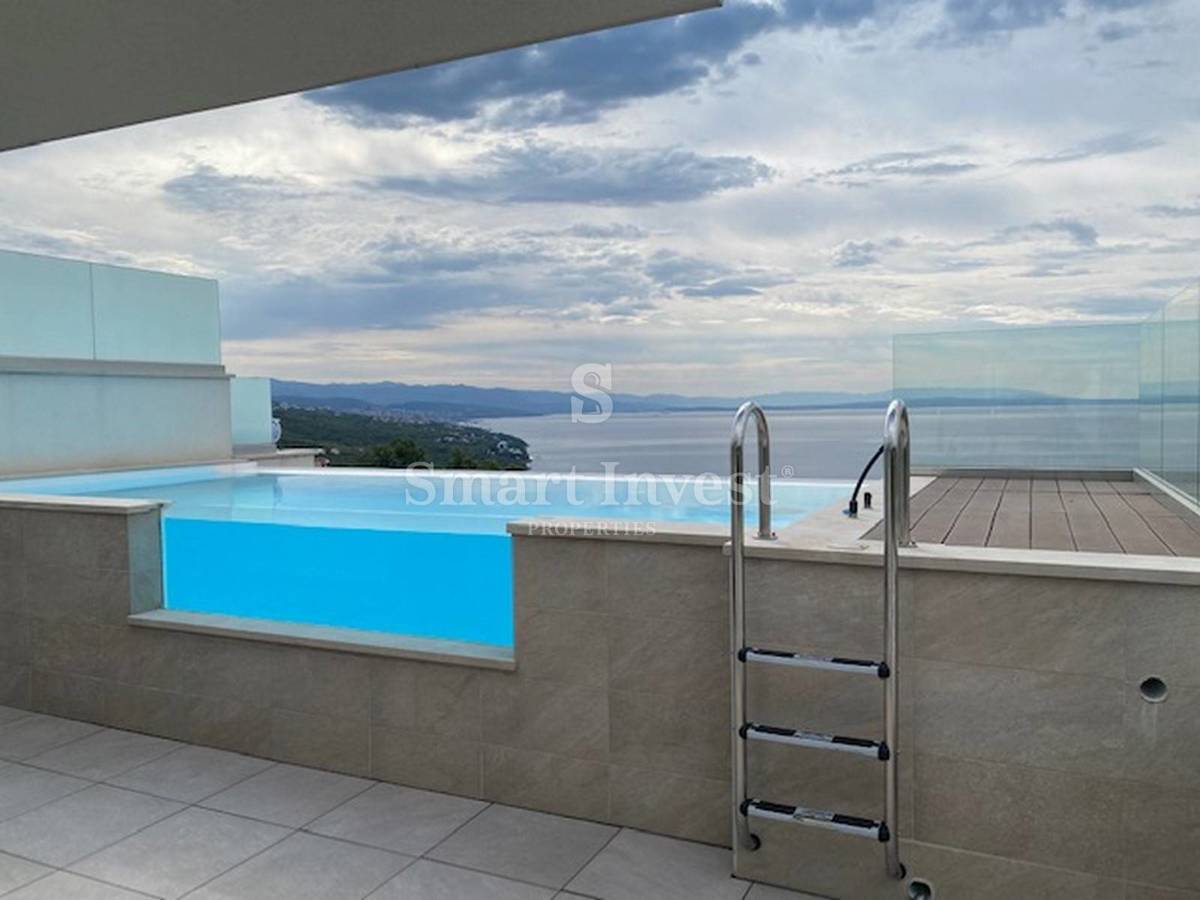 OPATIJA - POBRI, Vila dvojček z bazenom in pogledom na morje