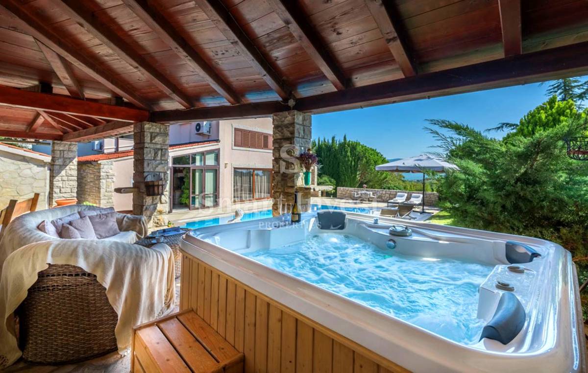 ISTRA - RAKALJ, ČUDOVITA VILA BLIZU MORJA, prodamo