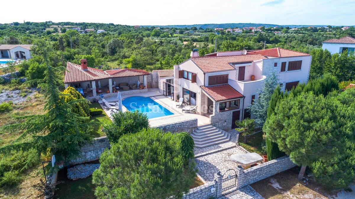 ISTRA - RAKALJ, ČUDOVITA VILA BLIZU MORJA, prodamo
