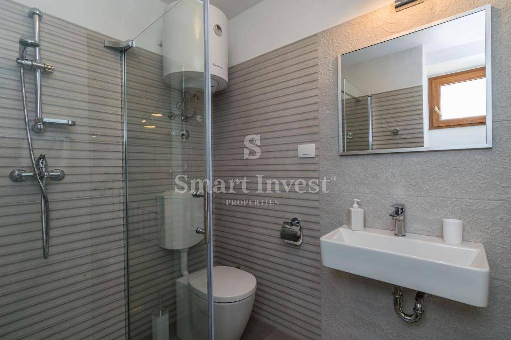 ISTRIA - OPRTALJ, TWO ISTRIAN AUTOCHTHONOUS HOUSES WITH POOLS AND PANORAMIC VIEW