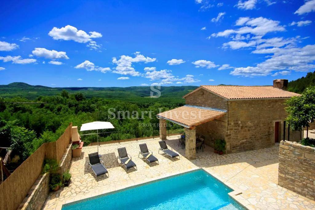 ISTRIA - OPRTALJ, TWO ISTRIAN AUTOCHTHONOUS HOUSES WITH POOLS AND PANORAMIC VIEW