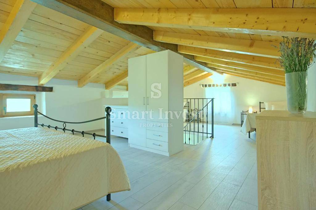 ISTRIA - OPRTALJ, TWO ISTRIAN AUTOCHTHONOUS HOUSES WITH POOLS AND PANORAMIC VIEW
