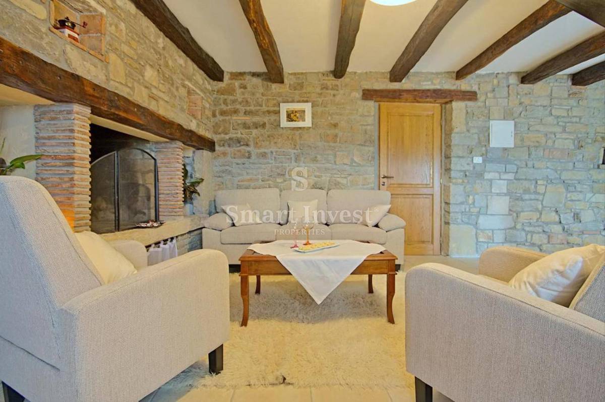 ISTRIA - OPRTALJ, TWO ISTRIAN AUTOCHTHONOUS HOUSES WITH POOLS AND PANORAMIC VIEW