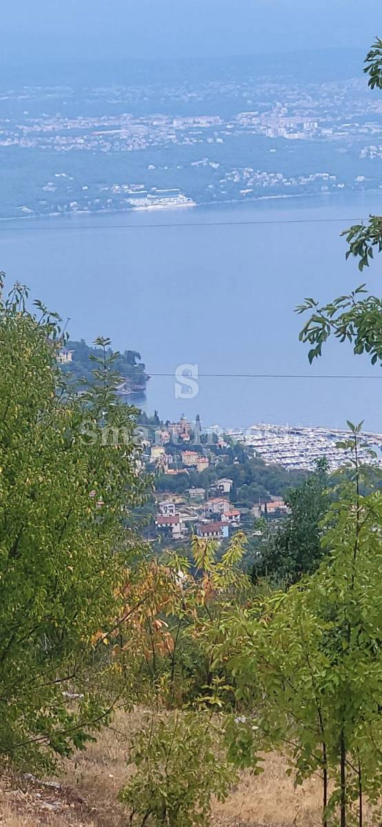 LOVRAN, Hiša 58 m2 s pogledom na morje na mirni lokaciji
