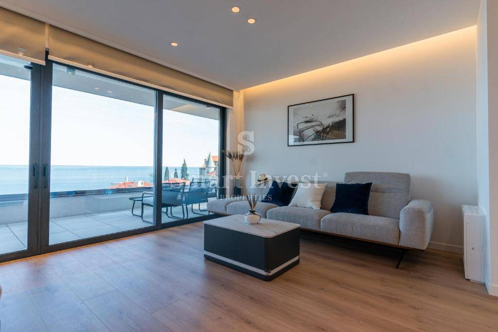 OPATIJA, Luxury apartment in a new building with pool and garage
