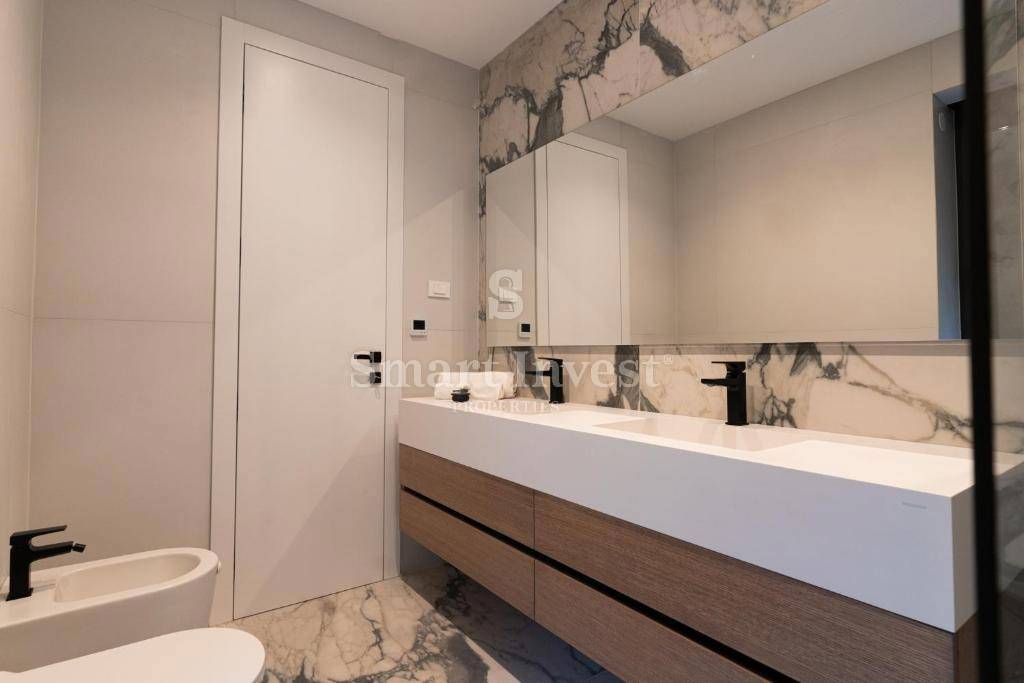 OPATIJA, Luxury apartment in a new building with pool and garage