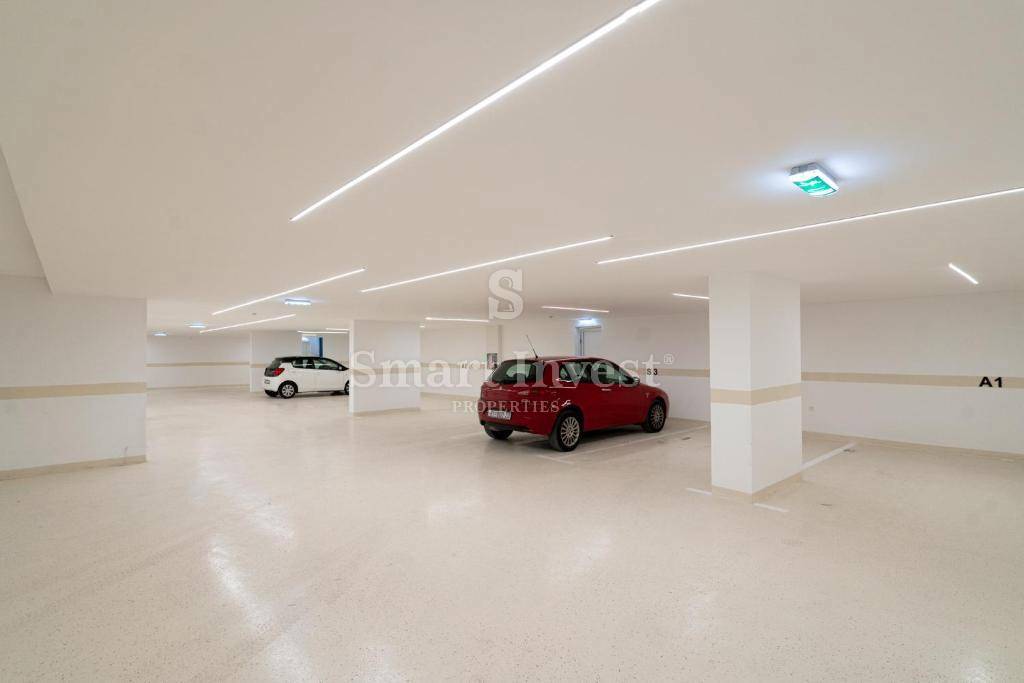 OPATIJA, Luxury apartment in a new building with pool and garage