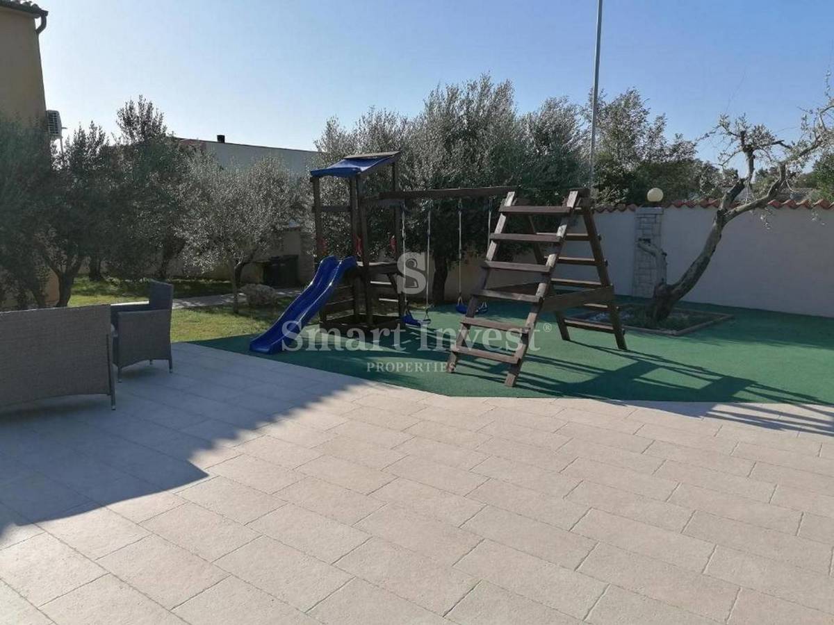 ISTRA - MEDULIN, Vila za 20 oseb z bazenom, blizu morja