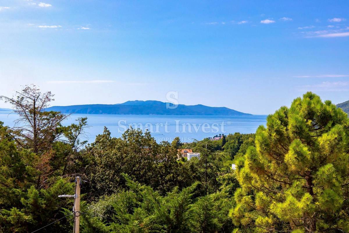 IČIĆI, udobno 3-sobno stanovanje s panoramskim pogledom na morje