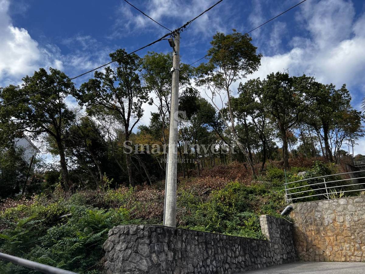 OPATIJA, zemljišče z lokacijskim dovoljenjem za gradnjo 3 vil s pogledom na morje