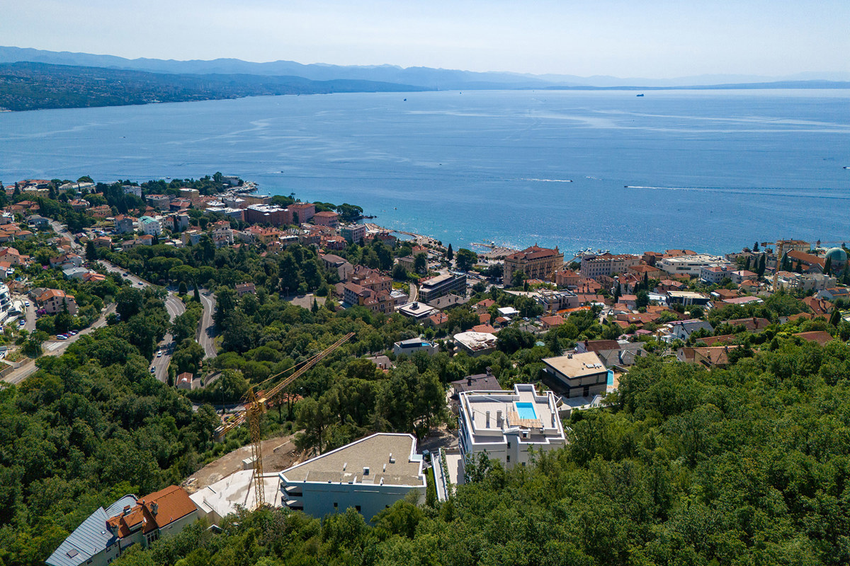 OPATIJA, luksuzno 5-sobno stanovanje s panoramskim pogledom na morje