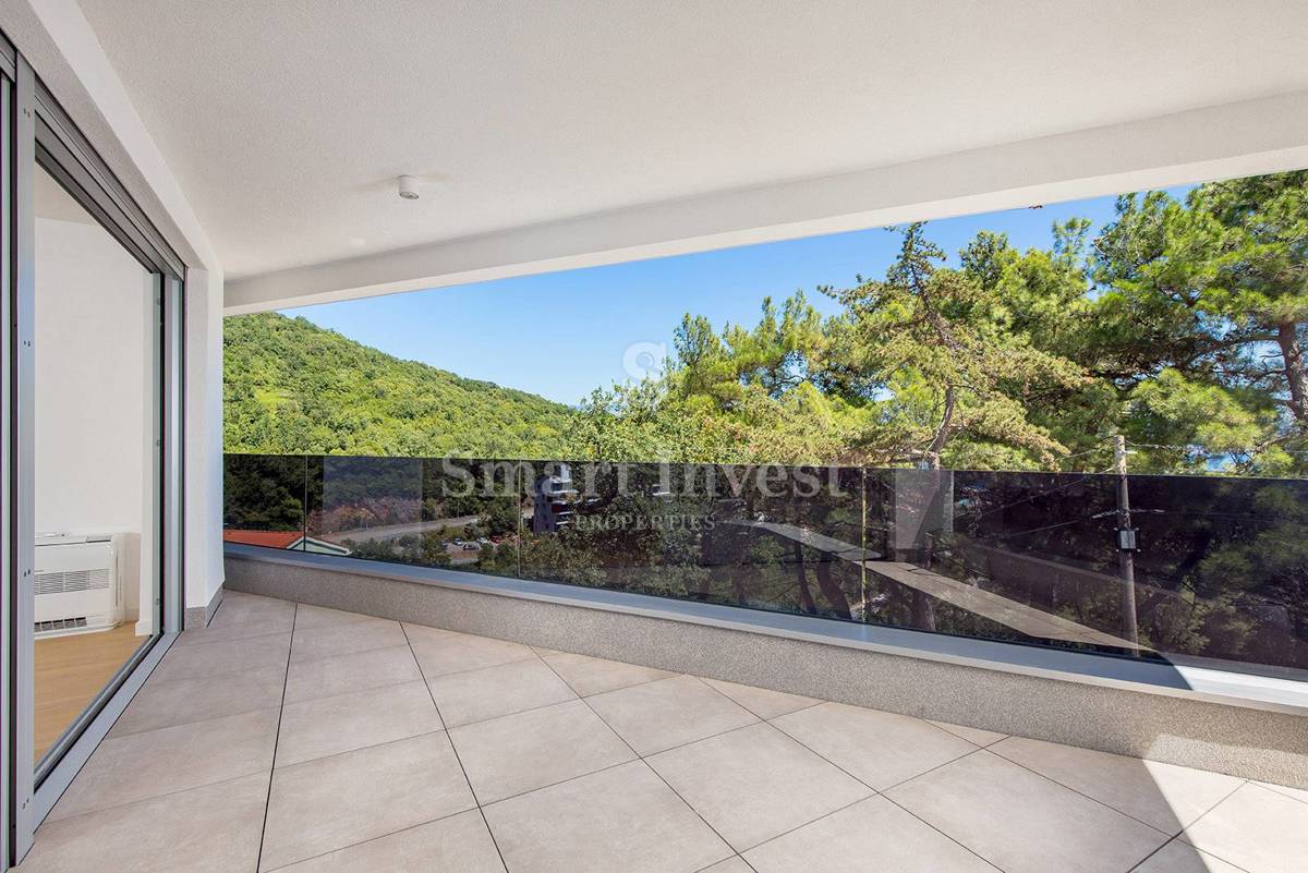 OPATIJA, luksuzno 5-sobno stanovanje s panoramskim pogledom na morje