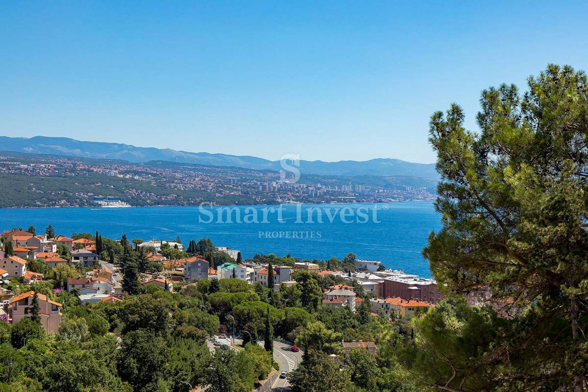 OPATIJA, luksuzno 5-sobno stanovanje s panoramskim pogledom na morje
